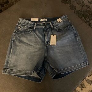 Judy Blue Mid Rise Denim Shorts size 2xl NWT
